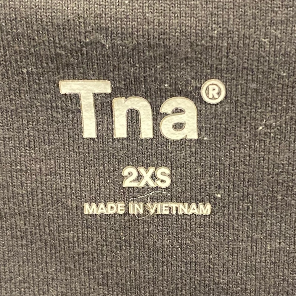 TnaBUTTER™ Cheeky Hi-Rise Legging- Short - Picture 7 of 7